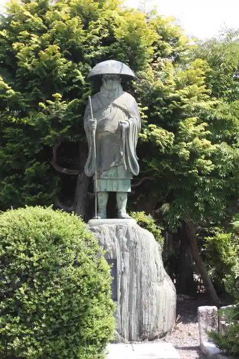 西方寺の像