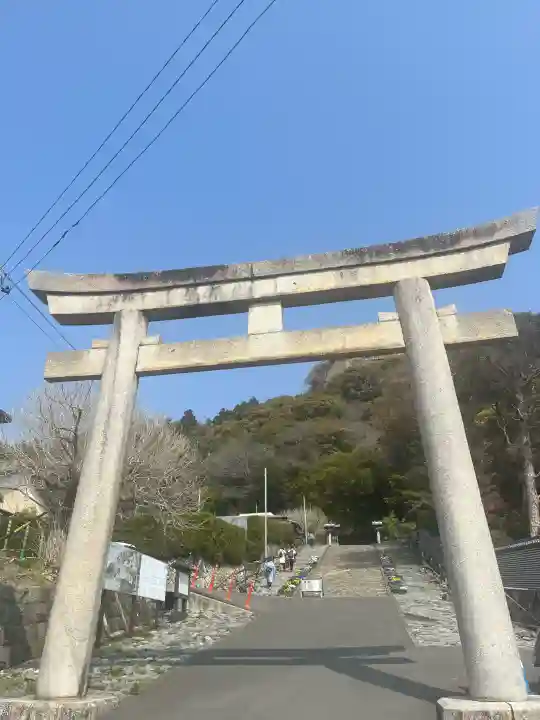 久能山東照宮の{uncategorized: "未分類", other: "その他", undefined: "問題あり", building: "その他建物", grave: "お墓", sacred_gate: "鳥居", guardian: "狛犬", statue: "像", buddha: "仏像", history: "歴史", nature: "自然", garden: "庭園", animal: "動物", pagoda: "塔", temizu: "手水舎", mountain_gate: "山門・神門", sanctuary: "本殿・本堂", subordinate: "末社・摂社", art: "芸術", scenery: "景色", jizo: "地蔵", ema: "絵馬", goshuin: "御朱印", omikuji: "おみくじ", items: "授与品その他", amulet: "お守り", goshuincho: "御朱印帳", eats: "食事", festival: "お祭り", votive_dance: "神楽", shichigosan: "七五三参", wedding: "結婚式", experience: "体験その他", initially: "初詣", around: "周辺", anti_infection: "感染症対策"}