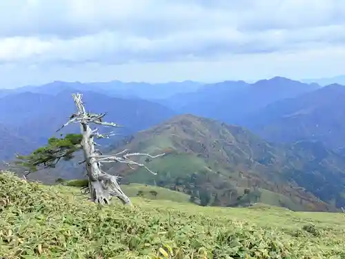 劔山本宮宝蔵石神社(徳島県)