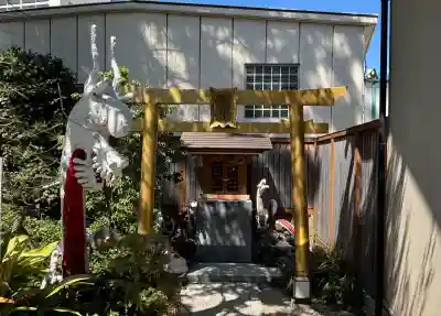 蛇窪神社の{uncategorized: "未分類", other: "その他", undefined: "問題あり", building: "その他建物", grave: "お墓", sacred_gate: "鳥居", guardian: "狛犬", statue: "像", buddha: "仏像", history: "歴史", nature: "自然", garden: "庭園", animal: "動物", pagoda: "塔", temizu: "手水舎", mountain_gate: "山門・神門", sanctuary: "本殿・本堂", subordinate: "末社・摂社", art: "芸術", scenery: "景色", jizo: "地蔵", ema: "絵馬", goshuin: "御朱印", omikuji: "おみくじ", items: "授与品その他", amulet: "お守り", goshuincho: "御朱印帳", eats: "食事", festival: "お祭り", votive_dance: "神楽", shichigosan: "七五三参", wedding: "結婚式", experience: "体験その他", initially: "初詣", around: "周辺", anti_infection: "感染症対策"}