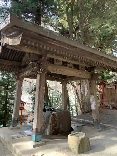 新倉富士浅間神社の手水舎