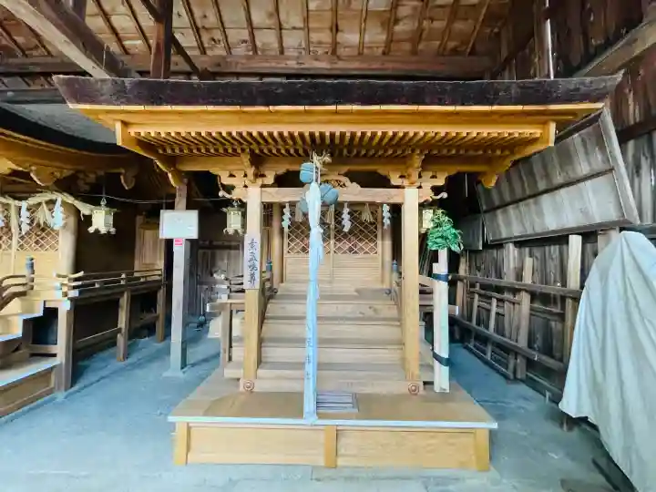 八坂神社の{uncategorized: "未分類", other: "その他", undefined: "問題あり", building: "その他建物", grave: "お墓", sacred_gate: "鳥居", guardian: "狛犬", statue: "像", buddha: "仏像", history: "歴史", nature: "自然", garden: "庭園", animal: "動物", pagoda: "塔", temizu: "手水舎", mountain_gate: "山門・神門", sanctuary: "本殿・本堂", subordinate: "末社・摂社", art: "芸術", scenery: "景色", jizo: "地蔵", ema: "絵馬", goshuin: "御朱印", omikuji: "おみくじ", items: "授与品その他", amulet: "お守り", goshuincho: "御朱印帳", eats: "食事", festival: "お祭り", votive_dance: "神楽", shichigosan: "七五三参", wedding: "結婚式", experience: "体験その他", initially: "初詣", around: "周辺", anti_infection: "感染症対策"}