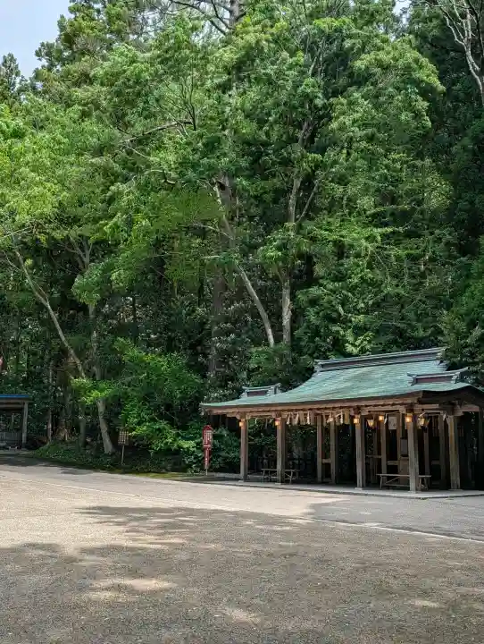 彌彦神社の{uncategorized: "未分類", other: "その他", undefined: "問題あり", building: "その他建物", grave: "お墓", sacred_gate: "鳥居", guardian: "狛犬", statue: "像", buddha: "仏像", history: "歴史", nature: "自然", garden: "庭園", animal: "動物", pagoda: "塔", temizu: "手水舎", mountain_gate: "山門・神門", sanctuary: "本殿・本堂", subordinate: "末社・摂社", art: "芸術", scenery: "景色", jizo: "地蔵", ema: "絵馬", goshuin: "御朱印", omikuji: "おみくじ", items: "授与品その他", amulet: "お守り", goshuincho: "御朱印帳", eats: "食事", festival: "お祭り", votive_dance: "神楽", shichigosan: "七五三参", wedding: "結婚式", experience: "体験その他", initially: "初詣", around: "周辺", anti_infection: "感染症対策"}