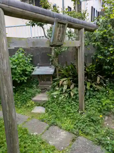青龍辨財天の{uncategorized: "未分類", other: "その他", undefined: "問題あり", building: "その他建物", grave: "お墓", sacred_gate: "鳥居", guardian: "狛犬", statue: "像", buddha: "仏像", history: "歴史", nature: "自然", garden: "庭園", animal: "動物", pagoda: "塔", temizu: "手水舎", mountain_gate: "山門・神門", sanctuary: "本殿・本堂", subordinate: "末社・摂社", art: "芸術", scenery: "景色", jizo: "地蔵", ema: "絵馬", goshuin: "御朱印", omikuji: "おみくじ", items: "授与品その他", amulet: "お守り", goshuincho: "御朱印帳", eats: "食事", festival: "お祭り", votive_dance: "神楽", shichigosan: "七五三参", wedding: "結婚式", experience: "体験その他", initially: "初詣", around: "周辺", anti_infection: "感染症対策"}