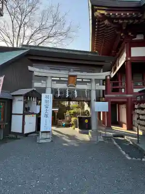 羽田神社の{uncategorized: "未分類", other: "その他", undefined: "問題あり", building: "その他建物", grave: "お墓", sacred_gate: "鳥居", guardian: "狛犬", statue: "像", buddha: "仏像", history: "歴史", nature: "自然", garden: "庭園", animal: "動物", pagoda: "塔", temizu: "手水舎", mountain_gate: "山門・神門", sanctuary: "本殿・本堂", subordinate: "末社・摂社", art: "芸術", scenery: "景色", jizo: "地蔵", ema: "絵馬", goshuin: "御朱印", omikuji: "おみくじ", items: "授与品その他", amulet: "お守り", goshuincho: "御朱印帳", eats: "食事", festival: "お祭り", votive_dance: "神楽", shichigosan: "七五三参", wedding: "結婚式", experience: "体験その他", initially: "初詣", around: "周辺", anti_infection: "感染症対策"}