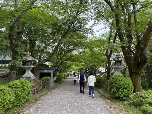 西教寺の{uncategorized: "未分類", other: "その他", undefined: "問題あり", building: "その他建物", grave: "お墓", sacred_gate: "鳥居", guardian: "狛犬", statue: "像", buddha: "仏像", history: "歴史", nature: "自然", garden: "庭園", animal: "動物", pagoda: "塔", temizu: "手水舎", mountain_gate: "山門・神門", sanctuary: "本殿・本堂", subordinate: "末社・摂社", art: "芸術", scenery: "景色", jizo: "地蔵", ema: "絵馬", goshuin: "御朱印", omikuji: "おみくじ", items: "授与品その他", amulet: "お守り", goshuincho: "御朱印帳", eats: "食事", festival: "お祭り", votive_dance: "神楽", shichigosan: "七五三参", wedding: "結婚式", experience: "体験その他", initially: "初詣", around: "周辺", anti_infection: "感染症対策"}