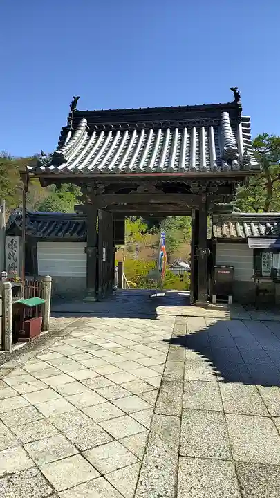 柳谷観音 楊谷寺の山門・神門