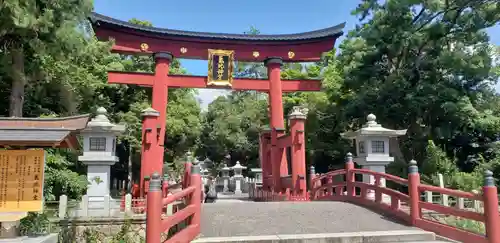 氣比神宮の鳥居