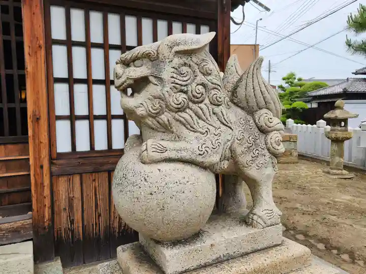 八幡神社の狛犬