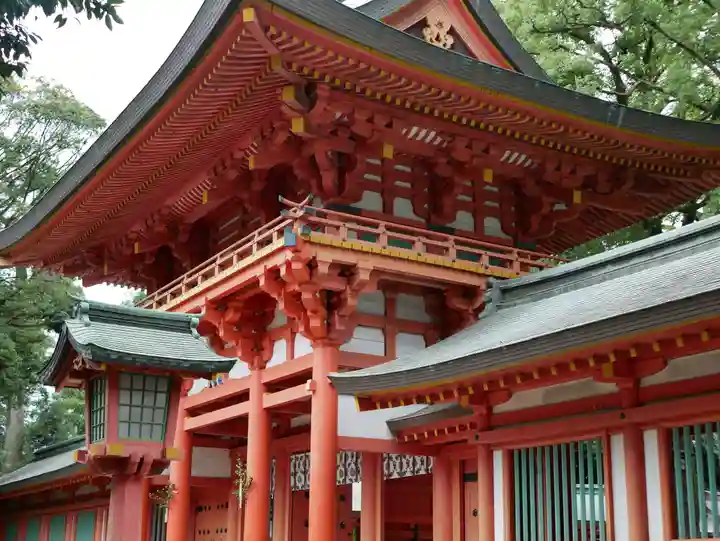 武蔵一宮氷川神社の山門・神門