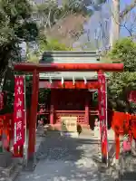 丸山稲荷社(鶴岡八幡宮)の{uncategorized: "未分類", other: "その他", undefined: "問題あり", building: "その他建物", grave: "お墓", sacred_gate: "鳥居", guardian: "狛犬", statue: "像", buddha: "仏像", history: "歴史", nature: "自然", garden: "庭園", animal: "動物", pagoda: "塔", temizu: "手水舎", mountain_gate: "山門・神門", sanctuary: "本殿・本堂", subordinate: "末社・摂社", art: "芸術", scenery: "景色", jizo: "地蔵", ema: "絵馬", goshuin: "御朱印", omikuji: "おみくじ", items: "授与品その他", amulet: "お守り", goshuincho: "御朱印帳", eats: "食事", festival: "お祭り", votive_dance: "神楽", shichigosan: "七五三参", wedding: "結婚式", experience: "体験その他", initially: "初詣", around: "周辺", anti_infection: "感染症対策"}