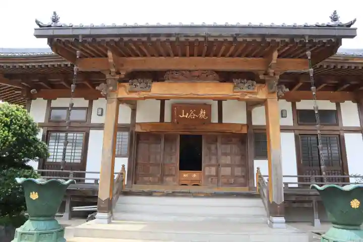 松岳寺の本殿・本堂