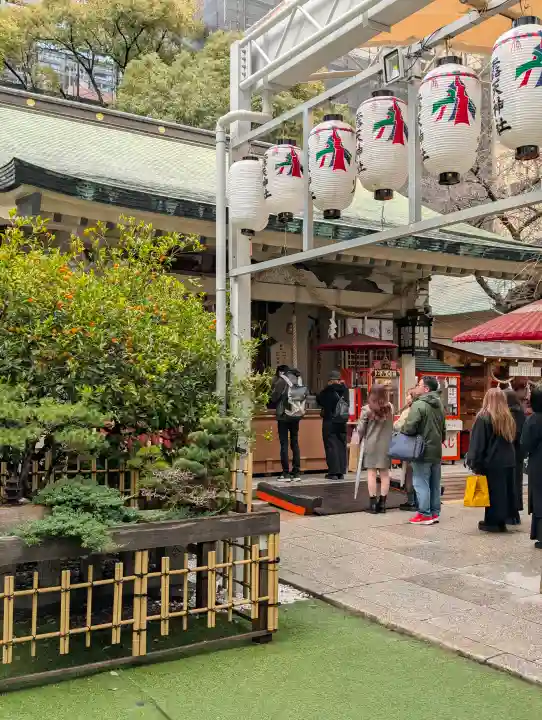 露天神社(お初天神)の{uncategorized: "未分類", other: "その他", undefined: "問題あり", building: "その他建物", grave: "お墓", sacred_gate: "鳥居", guardian: "狛犬", statue: "像", buddha: "仏像", history: "歴史", nature: "自然", garden: "庭園", animal: "動物", pagoda: "塔", temizu: "手水舎", mountain_gate: "山門・神門", sanctuary: "本殿・本堂", subordinate: "末社・摂社", art: "芸術", scenery: "景色", jizo: "地蔵", ema: "絵馬", goshuin: "御朱印", omikuji: "おみくじ", items: "授与品その他", amulet: "お守り", goshuincho: "御朱印帳", eats: "食事", festival: "お祭り", votive_dance: "神楽", shichigosan: "七五三参", wedding: "結婚式", experience: "体験その他", initially: "初詣", around: "周辺", anti_infection: "感染症対策"}