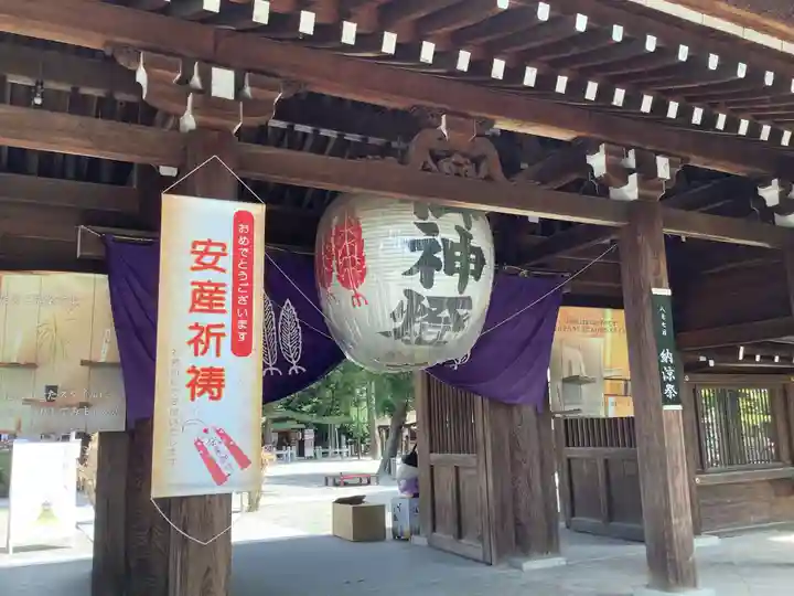 建部大社の山門・神門