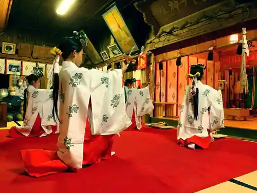 滑川神社 - 仕事と子どもの守り神の神楽