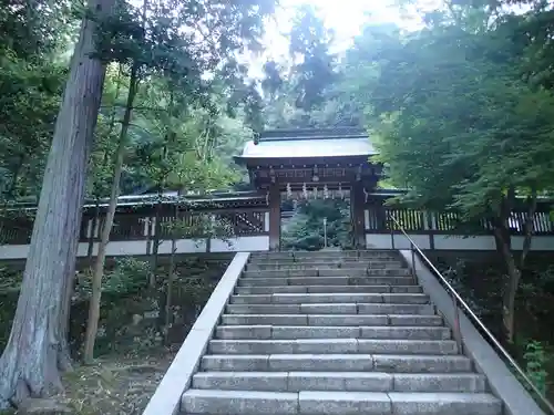 月読神社（松尾大社摂社）の山門・神門