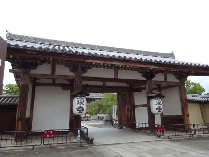 東寺(教王護国寺)の山門・神門