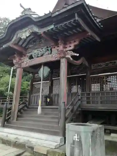 埼玉厄除け開運大師・龍泉寺（切り絵御朱印発祥の寺）の本殿・本堂
