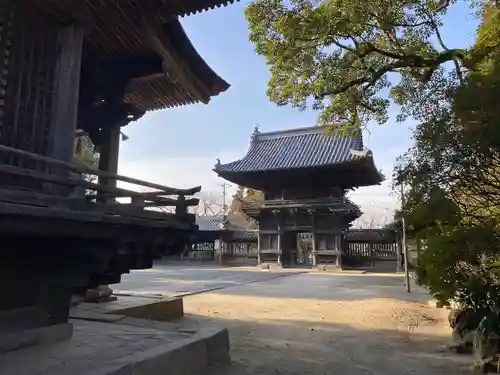 須佐能袁神社の山門