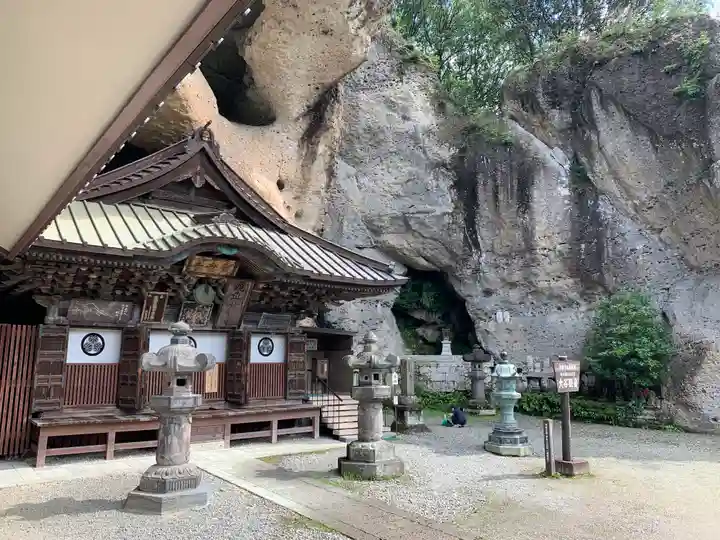 大谷寺の本殿・本堂