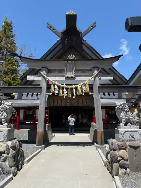 冨士山小御嶽神社の{uncategorized: "未分類", other: "その他", undefined: "問題あり", building: "その他建物", grave: "お墓", sacred_gate: "鳥居", guardian: "狛犬", statue: "像", buddha: "仏像", history: "歴史", nature: "自然", garden: "庭園", animal: "動物", pagoda: "塔", temizu: "手水舎", mountain_gate: "山門・神門", sanctuary: "本殿・本堂", subordinate: "末社・摂社", art: "芸術", scenery: "景色", jizo: "地蔵", ema: "絵馬", goshuin: "御朱印", omikuji: "おみくじ", items: "授与品その他", amulet: "お守り", goshuincho: "御朱印帳", eats: "食事", festival: "お祭り", votive_dance: "神楽", shichigosan: "七五三参", wedding: "結婚式", experience: "体験その他", initially: "初詣", around: "周辺", anti_infection: "感染症対策"}