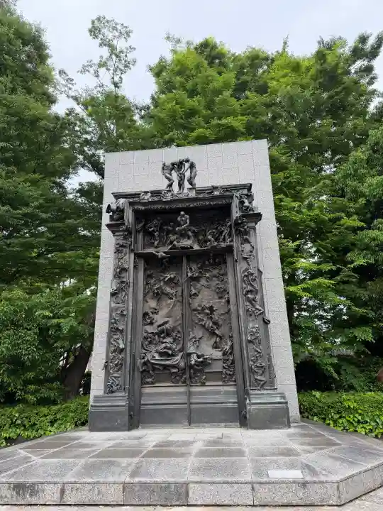 寛永寺(根本中堂)の{uncategorized: "未分類", other: "その他", undefined: "問題あり", building: "その他建物", grave: "お墓", sacred_gate: "鳥居", guardian: "狛犬", statue: "像", buddha: "仏像", history: "歴史", nature: "自然", garden: "庭園", animal: "動物", pagoda: "塔", temizu: "手水舎", mountain_gate: "山門・神門", sanctuary: "本殿・本堂", subordinate: "末社・摂社", art: "芸術", scenery: "景色", jizo: "地蔵", ema: "絵馬", goshuin: "御朱印", omikuji: "おみくじ", items: "授与品その他", amulet: "お守り", goshuincho: "御朱印帳", eats: "食事", festival: "お祭り", votive_dance: "神楽", shichigosan: "七五三参", wedding: "結婚式", experience: "体験その他", initially: "初詣", around: "周辺", anti_infection: "感染症対策"}