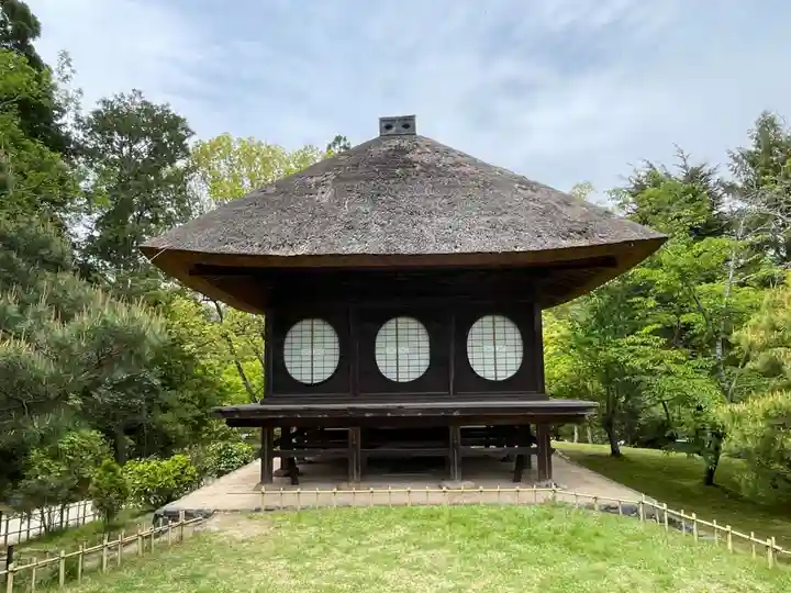 歌泉堂(春日大社神苑萬葉植物園内鎮座)(奈良県)