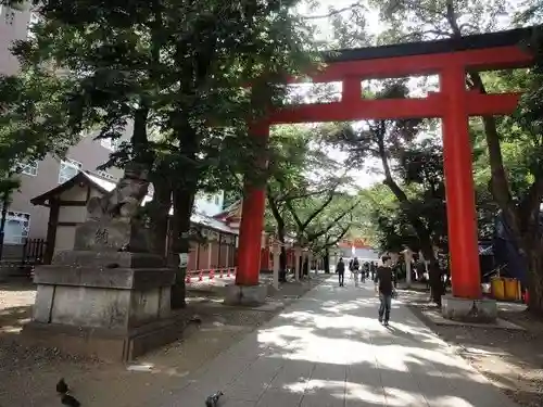 花園神社の鳥居