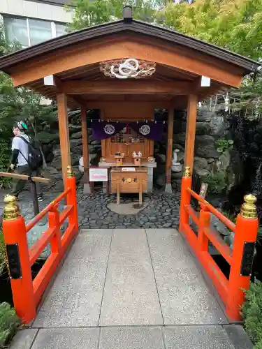 蛇窪神社の{uncategorized: "未分類", other: "その他", undefined: "問題あり", building: "その他建物", grave: "お墓", sacred_gate: "鳥居", guardian: "狛犬", statue: "像", buddha: "仏像", history: "歴史", nature: "自然", garden: "庭園", animal: "動物", pagoda: "塔", temizu: "手水舎", mountain_gate: "山門・神門", sanctuary: "本殿・本堂", subordinate: "末社・摂社", art: "芸術", scenery: "景色", jizo: "地蔵", ema: "絵馬", goshuin: "御朱印", omikuji: "おみくじ", items: "授与品その他", amulet: "お守り", goshuincho: "御朱印帳", eats: "食事", festival: "お祭り", votive_dance: "神楽", shichigosan: "七五三参", wedding: "結婚式", experience: "体験その他", initially: "初詣", around: "周辺", anti_infection: "感染症対策"}