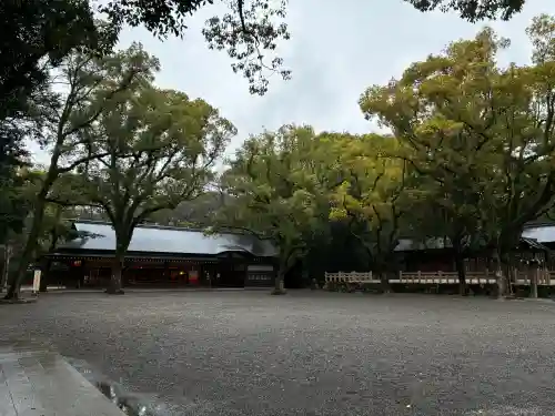 熱田神宮の{uncategorized: "未分類", other: "その他", undefined: "問題あり", building: "その他建物", grave: "お墓", sacred_gate: "鳥居", guardian: "狛犬", statue: "像", buddha: "仏像", history: "歴史", nature: "自然", garden: "庭園", animal: "動物", pagoda: "塔", temizu: "手水舎", mountain_gate: "山門・神門", sanctuary: "本殿・本堂", subordinate: "末社・摂社", art: "芸術", scenery: "景色", jizo: "地蔵", ema: "絵馬", goshuin: "御朱印", omikuji: "おみくじ", items: "授与品その他", amulet: "お守り", goshuincho: "御朱印帳", eats: "食事", festival: "お祭り", votive_dance: "神楽", shichigosan: "七五三参", wedding: "結婚式", experience: "体験その他", initially: "初詣", around: "周辺", anti_infection: "感染症対策"}