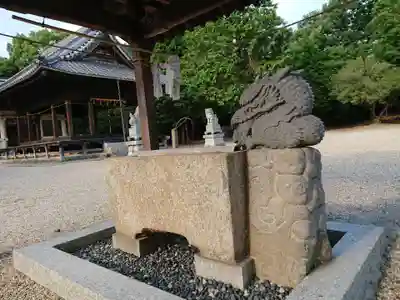 梅坪神社の手水舎
