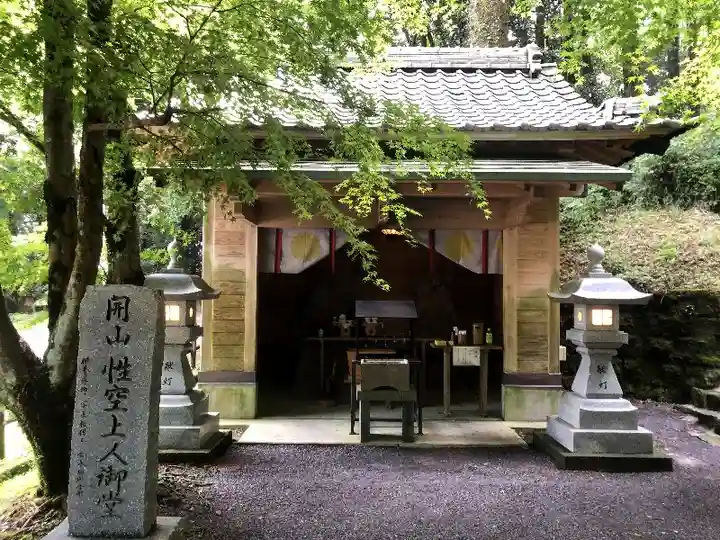 白鳥神社の本殿・本堂