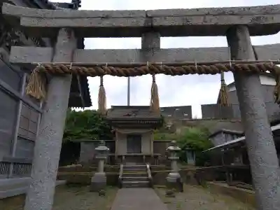 日吉神社の{uncategorized: "未分類", other: "その他", undefined: "問題あり", building: "その他建物", grave: "お墓", sacred_gate: "鳥居", guardian: "狛犬", statue: "像", buddha: "仏像", history: "歴史", nature: "自然", garden: "庭園", animal: "動物", pagoda: "塔", temizu: "手水舎", mountain_gate: "山門・神門", sanctuary: "本殿・本堂", subordinate: "末社・摂社", art: "芸術", scenery: "景色", jizo: "地蔵", ema: "絵馬", goshuin: "御朱印", omikuji: "おみくじ", items: "授与品その他", amulet: "お守り", goshuincho: "御朱印帳", eats: "食事", festival: "お祭り", votive_dance: "神楽", shichigosan: "七五三参", wedding: "結婚式", experience: "体験その他", initially: "初詣", around: "周辺", anti_infection: "感染症対策"}