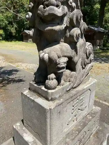 玉敷神社の狛犬