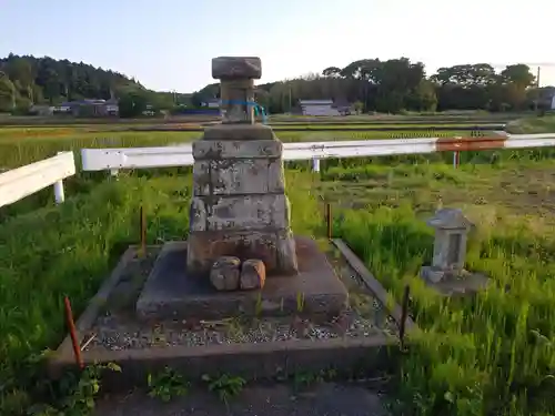 水神社の塔