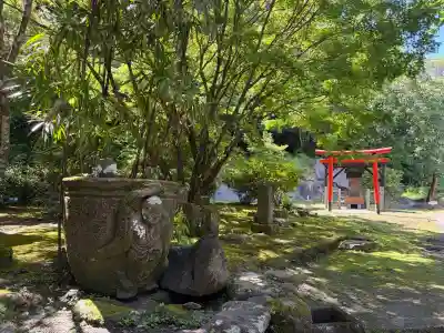平松神社の{uncategorized: "未分類", other: "その他", undefined: "問題あり", building: "その他建物", grave: "お墓", sacred_gate: "鳥居", guardian: "狛犬", statue: "像", buddha: "仏像", history: "歴史", nature: "自然", garden: "庭園", animal: "動物", pagoda: "塔", temizu: "手水舎", mountain_gate: "山門・神門", sanctuary: "本殿・本堂", subordinate: "末社・摂社", art: "芸術", scenery: "景色", jizo: "地蔵", ema: "絵馬", goshuin: "御朱印", omikuji: "おみくじ", items: "授与品その他", amulet: "お守り", goshuincho: "御朱印帳", eats: "食事", festival: "お祭り", votive_dance: "神楽", shichigosan: "七五三参", wedding: "結婚式", experience: "体験その他", initially: "初詣", around: "周辺", anti_infection: "感染症対策"}