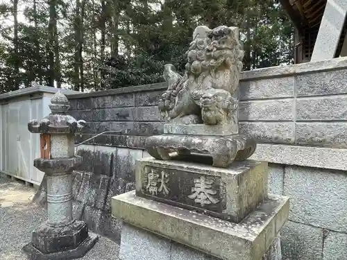 八幡神社の狛犬