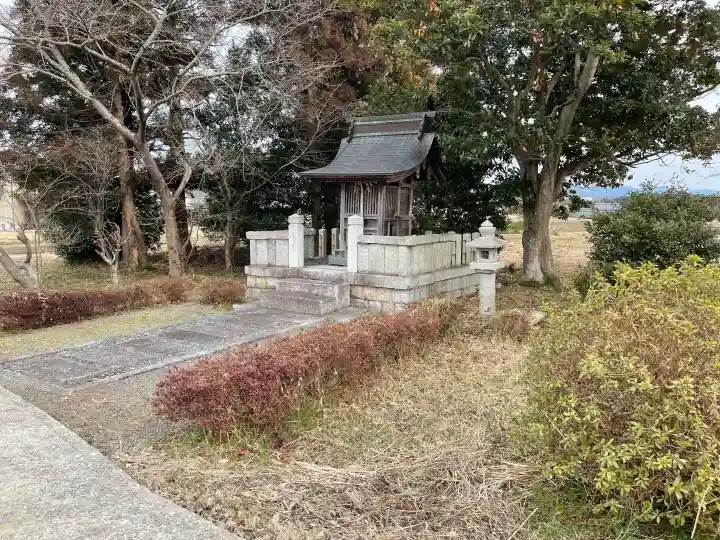 三輪神社の{uncategorized: "未分類", other: "その他", undefined: "問題あり", building: "その他建物", grave: "お墓", sacred_gate: "鳥居", guardian: "狛犬", statue: "像", buddha: "仏像", history: "歴史", nature: "自然", garden: "庭園", animal: "動物", pagoda: "塔", temizu: "手水舎", mountain_gate: "山門・神門", sanctuary: "本殿・本堂", subordinate: "末社・摂社", art: "芸術", scenery: "景色", jizo: "地蔵", ema: "絵馬", goshuin: "御朱印", omikuji: "おみくじ", items: "授与品その他", amulet: "お守り", goshuincho: "御朱印帳", eats: "食事", festival: "お祭り", votive_dance: "神楽", shichigosan: "七五三参", wedding: "結婚式", experience: "体験その他", initially: "初詣", around: "周辺", anti_infection: "感染症対策"}