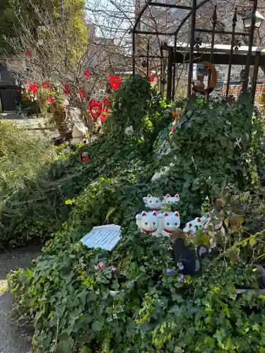 今戸神社の{uncategorized: "未分類", other: "その他", undefined: "問題あり", building: "その他建物", grave: "お墓", sacred_gate: "鳥居", guardian: "狛犬", statue: "像", buddha: "仏像", history: "歴史", nature: "自然", garden: "庭園", animal: "動物", pagoda: "塔", temizu: "手水舎", mountain_gate: "山門・神門", sanctuary: "本殿・本堂", subordinate: "末社・摂社", art: "芸術", scenery: "景色", jizo: "地蔵", ema: "絵馬", goshuin: "御朱印", omikuji: "おみくじ", items: "授与品その他", amulet: "お守り", goshuincho: "御朱印帳", eats: "食事", festival: "お祭り", votive_dance: "神楽", shichigosan: "七五三参", wedding: "結婚式", experience: "体験その他", initially: "初詣", around: "周辺", anti_infection: "感染症対策"}