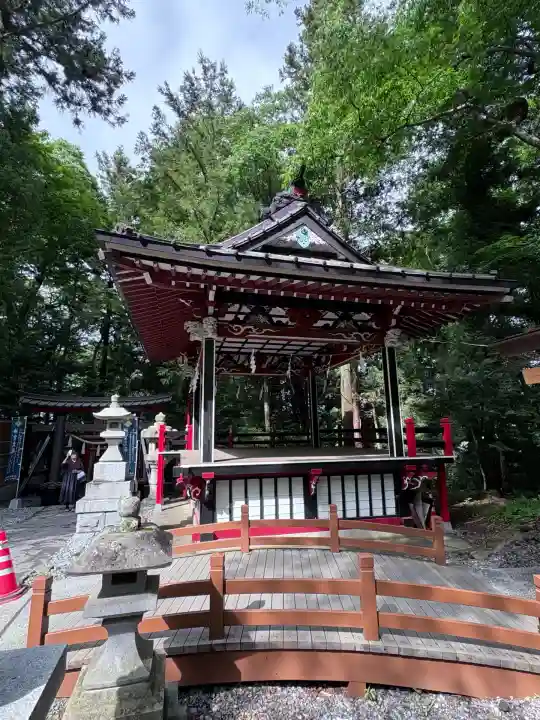 新屋山神社(山梨県)