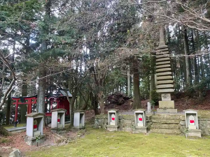 播州清水寺の{uncategorized: "未分類", other: "その他", undefined: "問題あり", building: "その他建物", grave: "お墓", sacred_gate: "鳥居", guardian: "狛犬", statue: "像", buddha: "仏像", history: "歴史", nature: "自然", garden: "庭園", animal: "動物", pagoda: "塔", temizu: "手水舎", mountain_gate: "山門・神門", sanctuary: "本殿・本堂", subordinate: "末社・摂社", art: "芸術", scenery: "景色", jizo: "地蔵", ema: "絵馬", goshuin: "御朱印", omikuji: "おみくじ", items: "授与品その他", amulet: "お守り", goshuincho: "御朱印帳", eats: "食事", festival: "お祭り", votive_dance: "神楽", shichigosan: "七五三参", wedding: "結婚式", experience: "体験その他", initially: "初詣", around: "周辺", anti_infection: "感染症対策"}