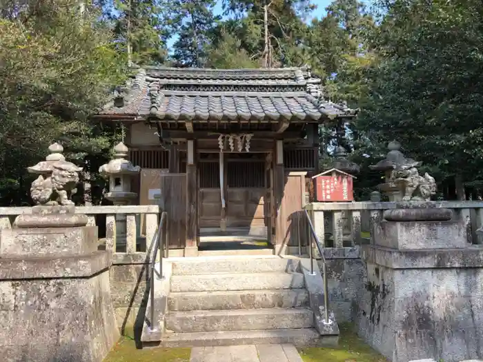 川田神社の本殿