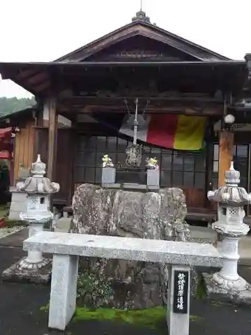 龍泉院　畑不動尊の本殿