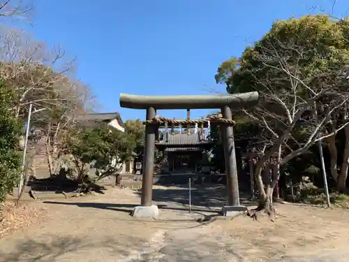 諏訪神社の鳥居