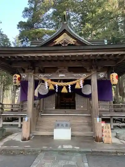 宇奈岐日女神社の本殿