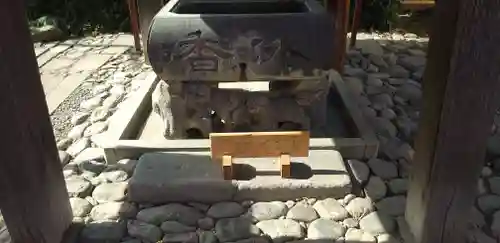 於菊稲荷神社の手水舎