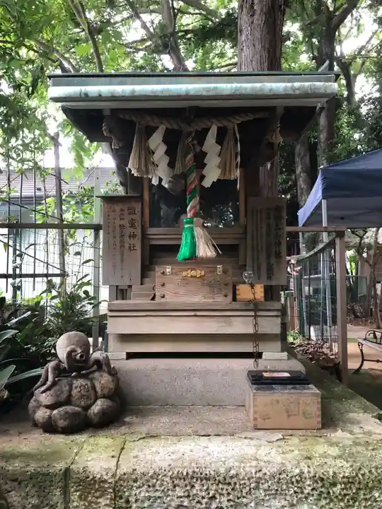 太子堂八幡神社の末社・摂社