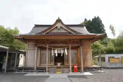 白根三吉神社の本殿・本堂