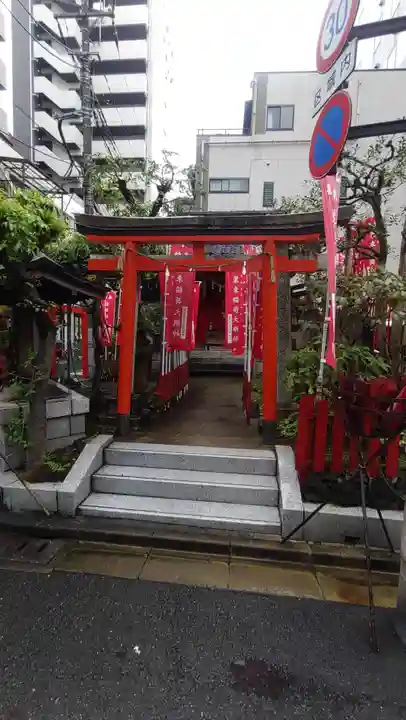 装束稲荷神社(王子稲荷神社境外摂社)(東京都)