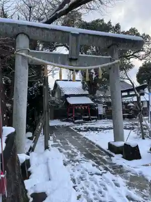 龍ケ崎八坂神社の{uncategorized: "未分類", other: "その他", undefined: "問題あり", building: "その他建物", grave: "お墓", sacred_gate: "鳥居", guardian: "狛犬", statue: "像", buddha: "仏像", history: "歴史", nature: "自然", garden: "庭園", animal: "動物", pagoda: "塔", temizu: "手水舎", mountain_gate: "山門・神門", sanctuary: "本殿・本堂", subordinate: "末社・摂社", art: "芸術", scenery: "景色", jizo: "地蔵", ema: "絵馬", goshuin: "御朱印", omikuji: "おみくじ", items: "授与品その他", amulet: "お守り", goshuincho: "御朱印帳", eats: "食事", festival: "お祭り", votive_dance: "神楽", shichigosan: "七五三参", wedding: "結婚式", experience: "体験その他", initially: "初詣", around: "周辺", anti_infection: "感染症対策"}